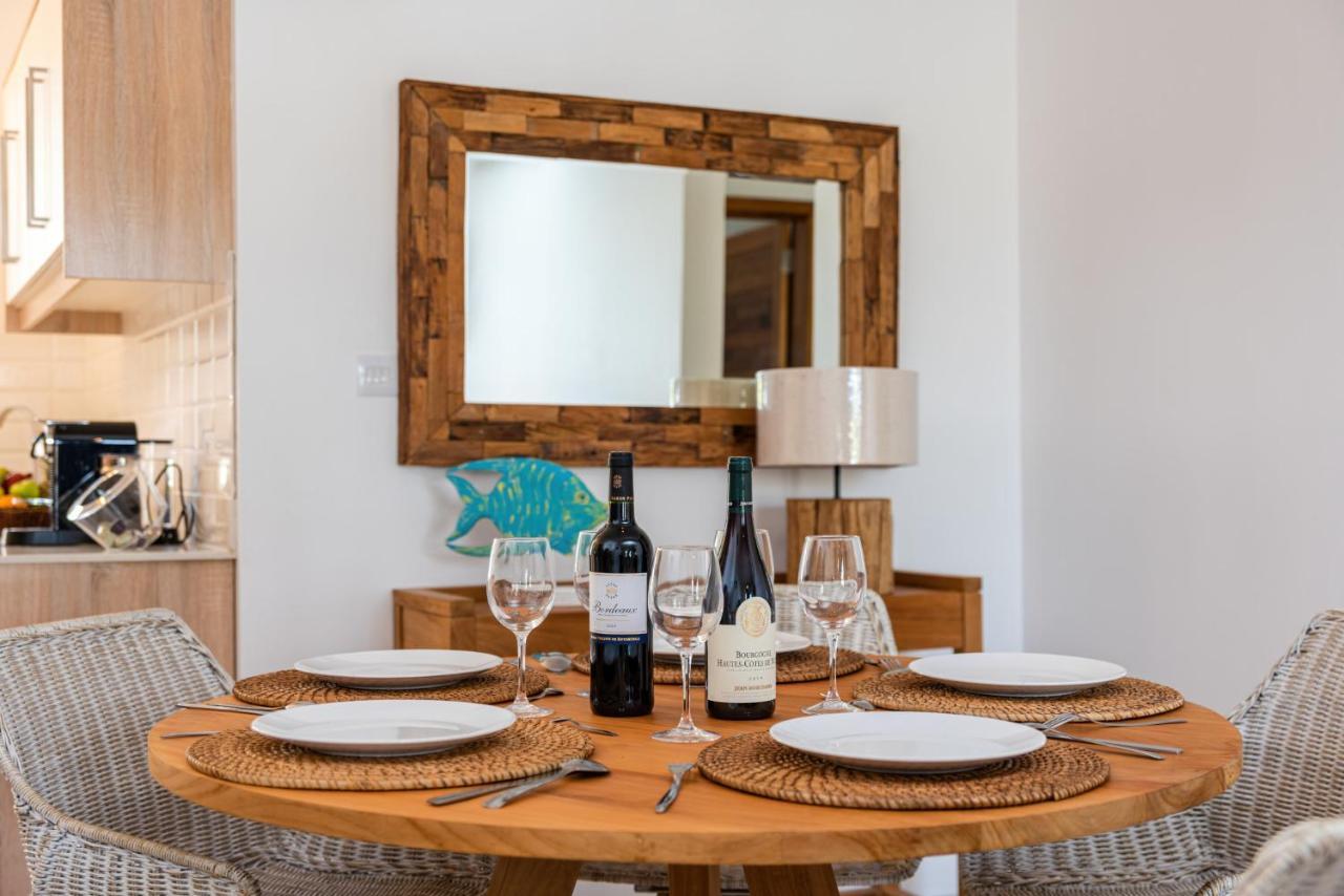 West Wood Holiday Apartment, C6 - Flic En Flac With Pool At A Quiet Location, Beautifully Decorated And Close To The Beach Экстерьер фото